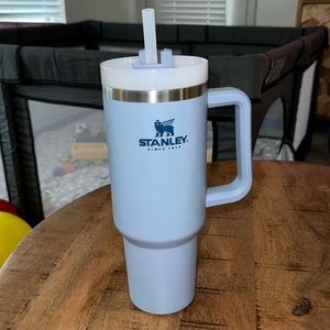 like new 40oz Stanley Cup
